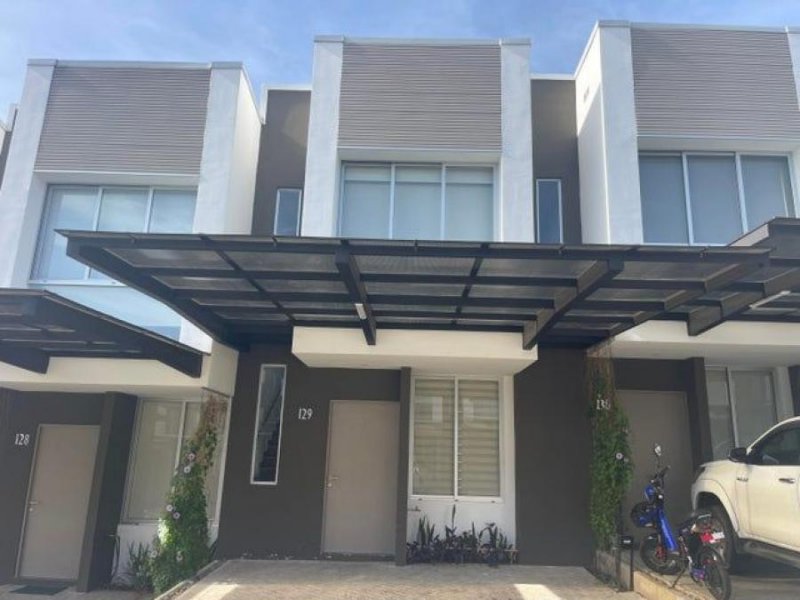 Foto Casa en Venta en Piedades, Santa Ana, San José - U$D 1.000 - CAV77677 - BienesOnLine