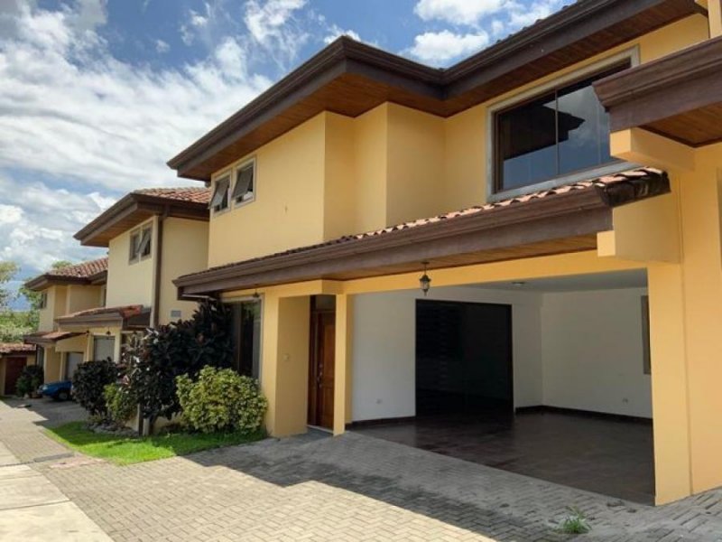 Foto Casa en Venta en Rio Oro, Santa Ana, San José - U$D 2.100 - CAV46719 - BienesOnLine