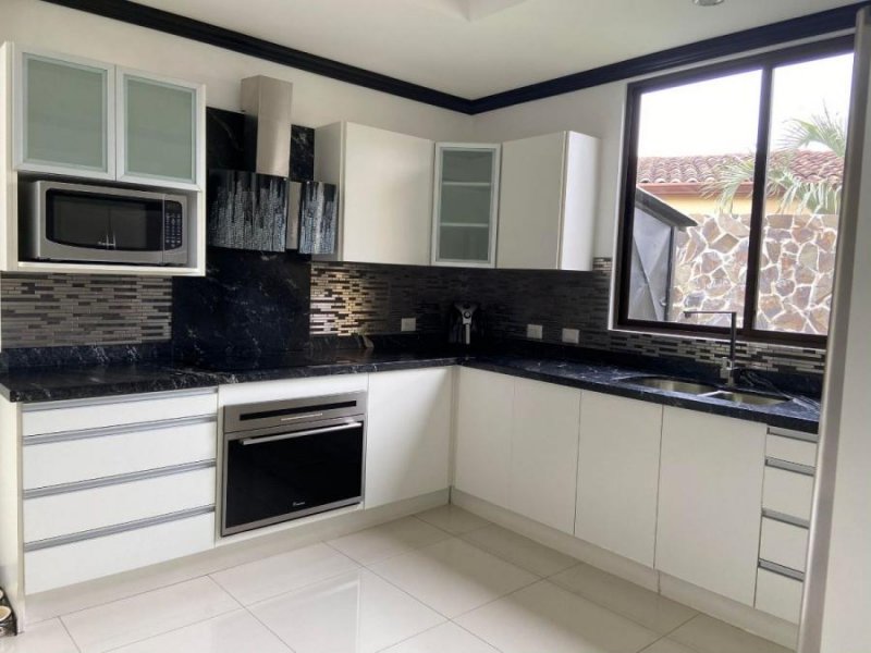 Foto Casa en Alquiler en San Rafael, Escazú, San José - U$D 3.000 - CAA40643 - BienesOnLine