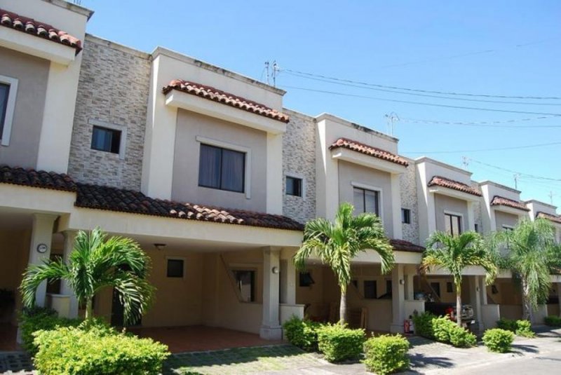 Foto Casa en Alquiler en Santa Ana, Santa Ana, San José - U$D 1.400 - CAA37567 - BienesOnLine