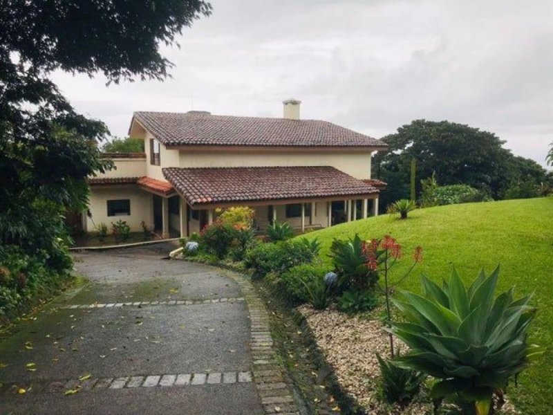 Alquiler de Casa en Santa Bárbara, Heredia.