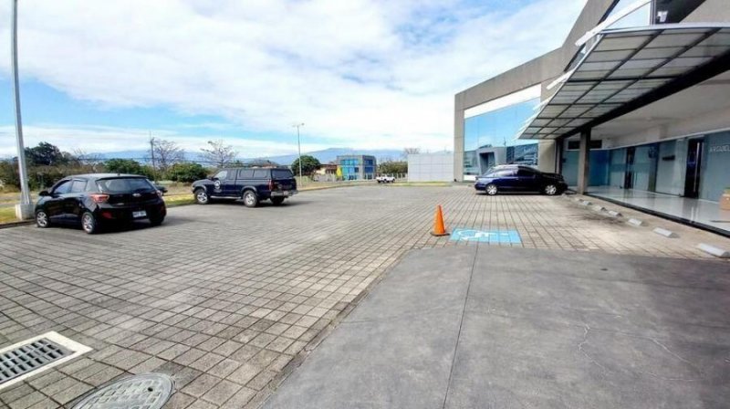 Foto Local en Alquiler en Uruca, San José - U$D 1.100 - LOA102327 - BienesOnLine