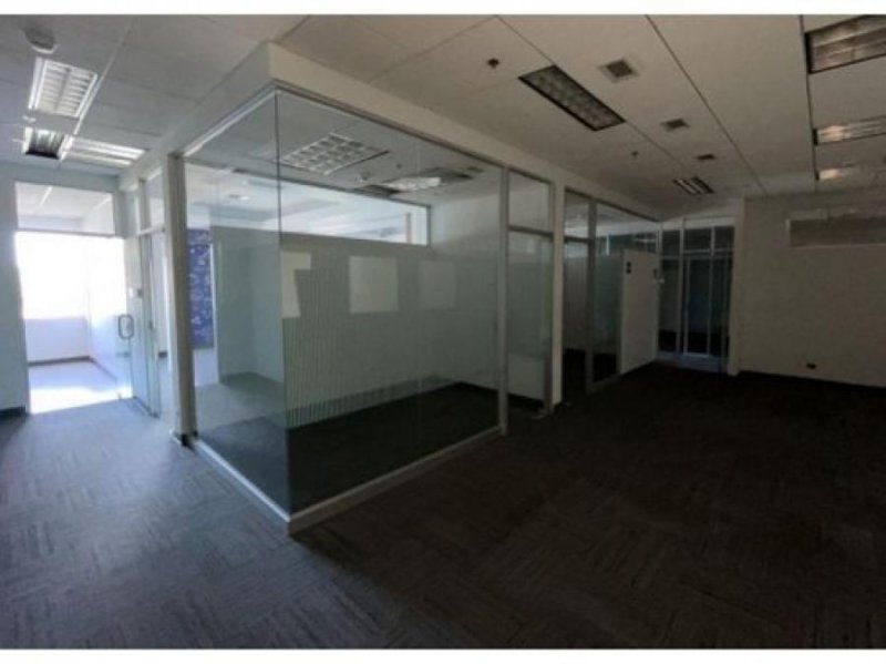 Foto Oficina en Alquiler en Escazú, San José - U$D 5.967 - OFA77960 - BienesOnLine