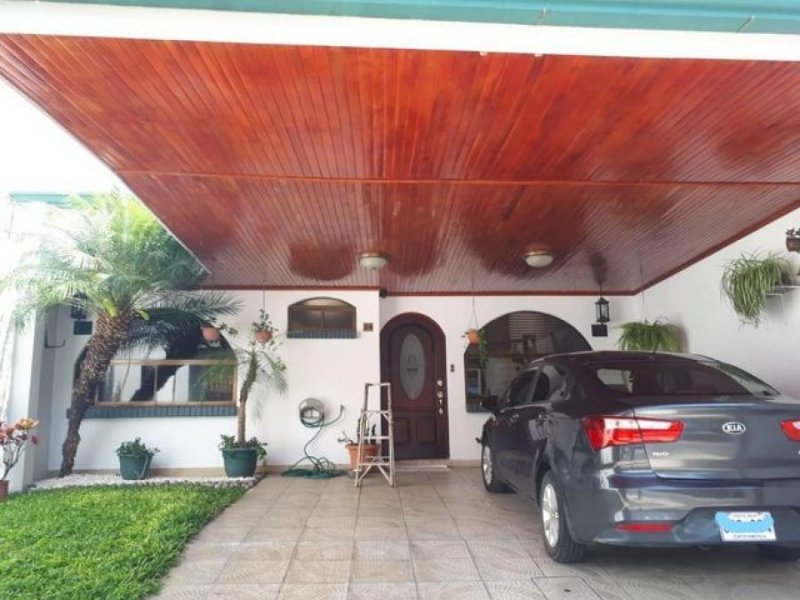 Foto Casa en Venta en Mata plátano, Goicoechea, San José - U$D 185.000 - CAV47913 - BienesOnLine