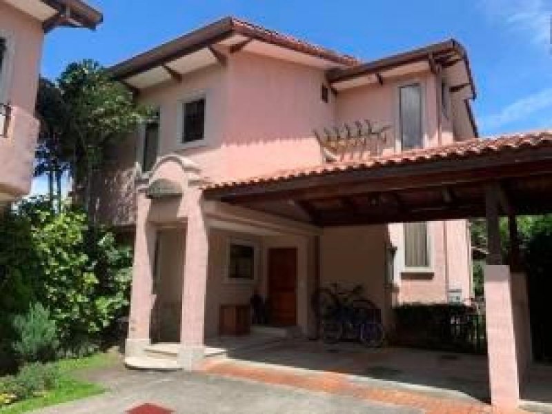 Foto Casa en Venta en Santa Ana, San José - U$D 350.000 - CAV30108 - BienesOnLine