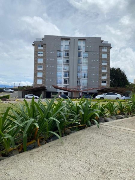 APARTAMENTO EN VENTA EN GUAYABO, CURRIDABAT RAH 23104 