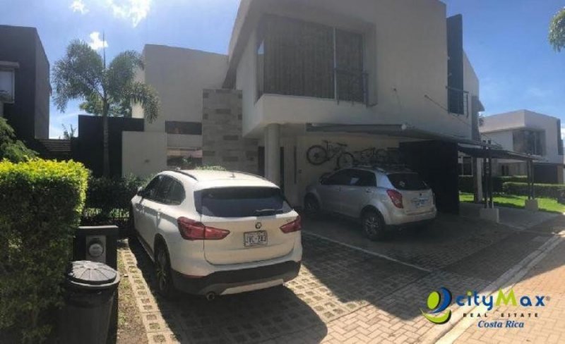 Foto Casa en Venta en La Guácima, Alajuela - U$D 245.000 - CAV17607 - BienesOnLine