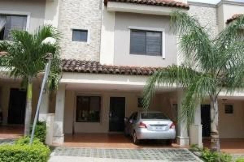 Foto Casa en Venta en Santa Ana, San José - U$D 195.000 - CAV27507 - BienesOnLine