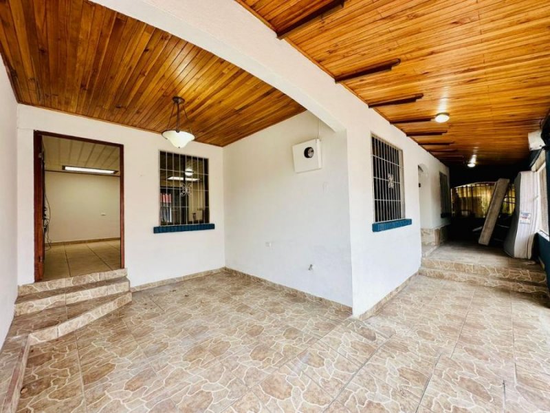 BELLA CASA EN ROHRMOSER SAN JOSE LA SABANA