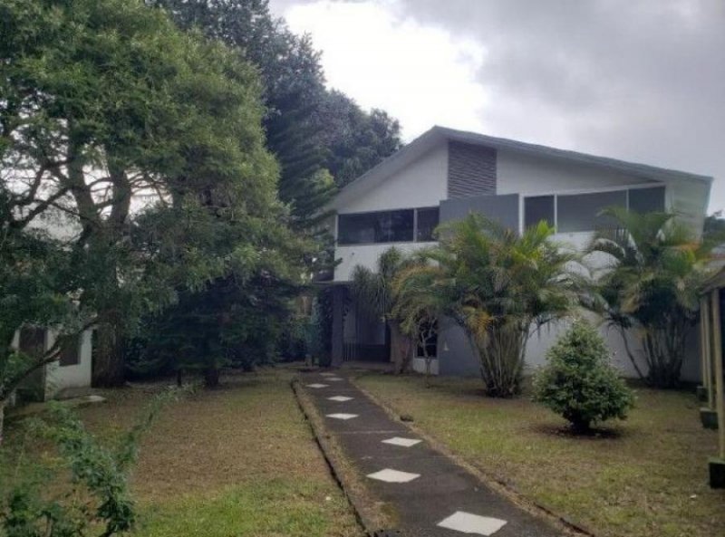 Casa en Venta en  Angeles, Heredia