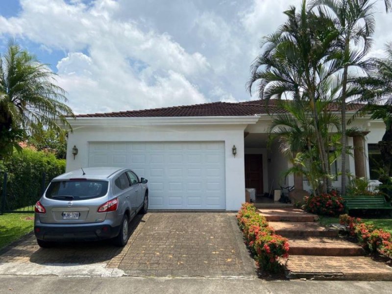 Foto Casa en Venta en SantaAnaPozos, Santa Ana, San José - U$D 665.000 - CAV52768 - BienesOnLine