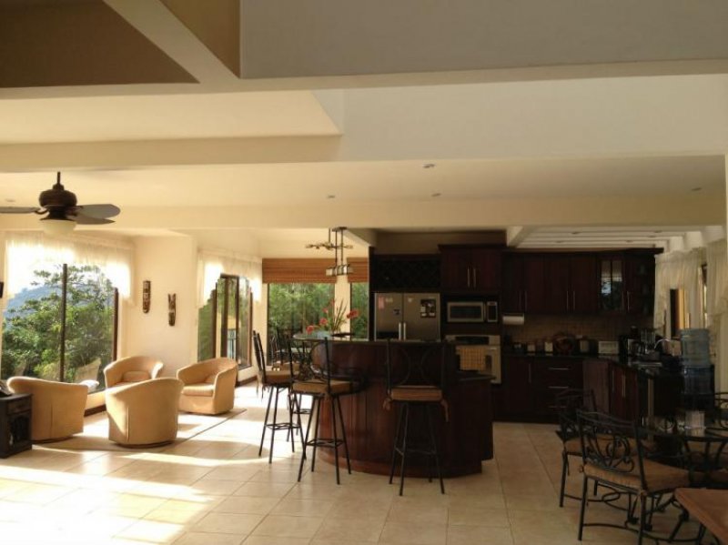 Foto Casa en Venta en Escazú, San José - U$D 450.000 - CAV9674 - BienesOnLine