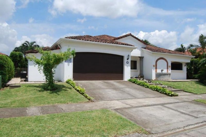 Foto Casa en Venta en SantaAnaPozos, Santa Ana, San José - U$D 749.000 - CAV52769 - BienesOnLine