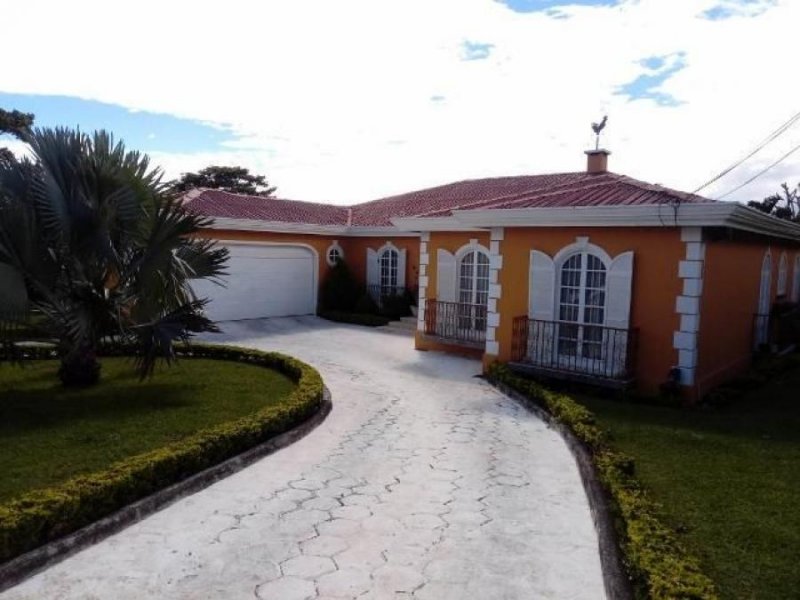 Foto Casa en Venta en SanRafaelEscazu, Escazú, San José - U$D 900.000 - CAV48230 - BienesOnLine