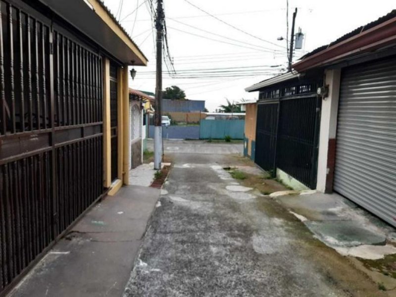 Foto Casa en Venta en Guadalupe, Goicoechea, San José - U$D 70.000 - CAV54819 - BienesOnLine