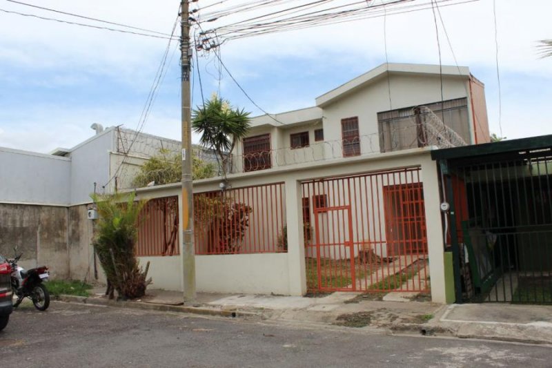 Foto Casa en Venta en LOS GOBERNANTES, Uruca, San José - U$D 230.000 - CAV95796 - BienesOnLine