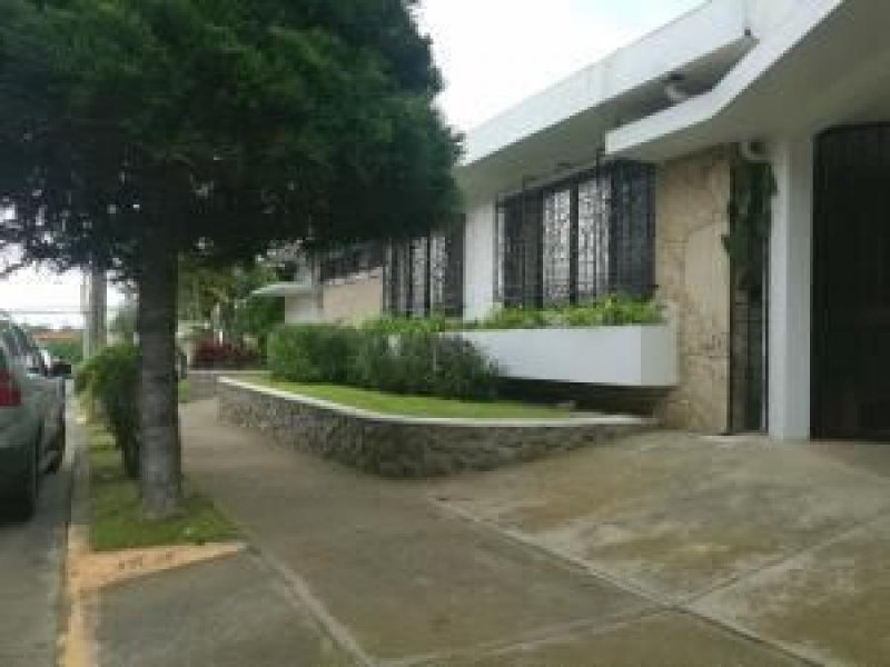 Foto Casa en Venta en Rohrmoser, San José - U$D 400.000 - CAV25234 - BienesOnLine