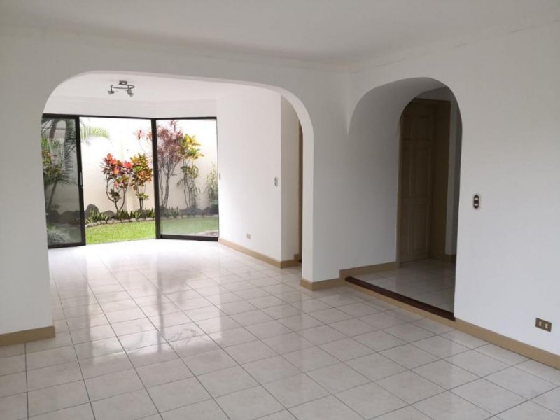 Foto Casa en Alquiler en San Rafael de Escazu, Escazú, San José - U$D 1.250 - CAA22817 - BienesOnLine