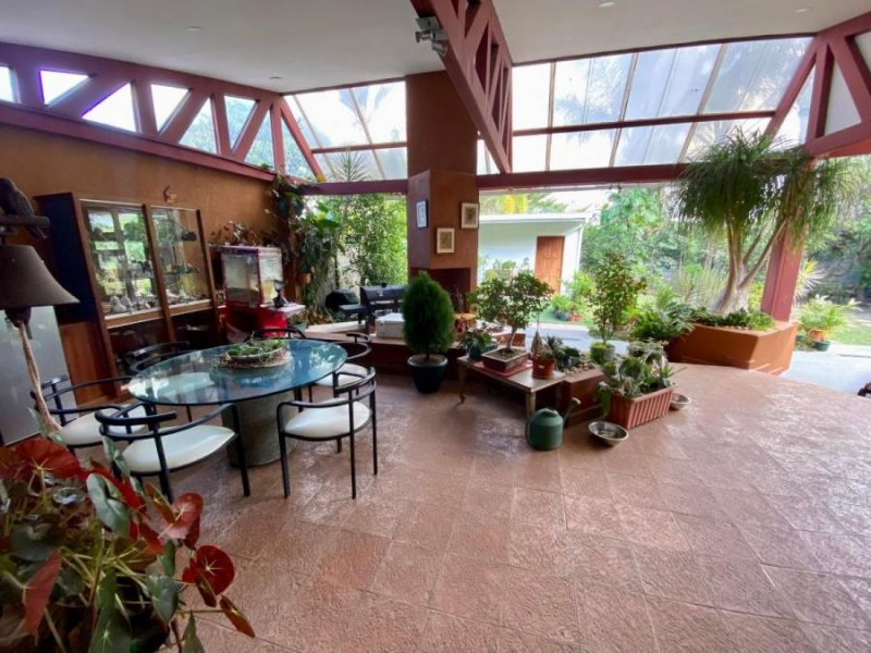 Foto Casa en Venta en San Rafael, Escazú, San José - U$D 410.000 - CAV96550 - BienesOnLine