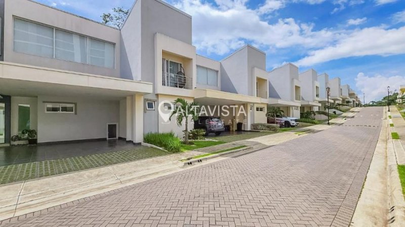 Foto Casa en Venta en Guayabos, Curridabat, San José - U$D 340.000 - CAV84746 - BienesOnLine