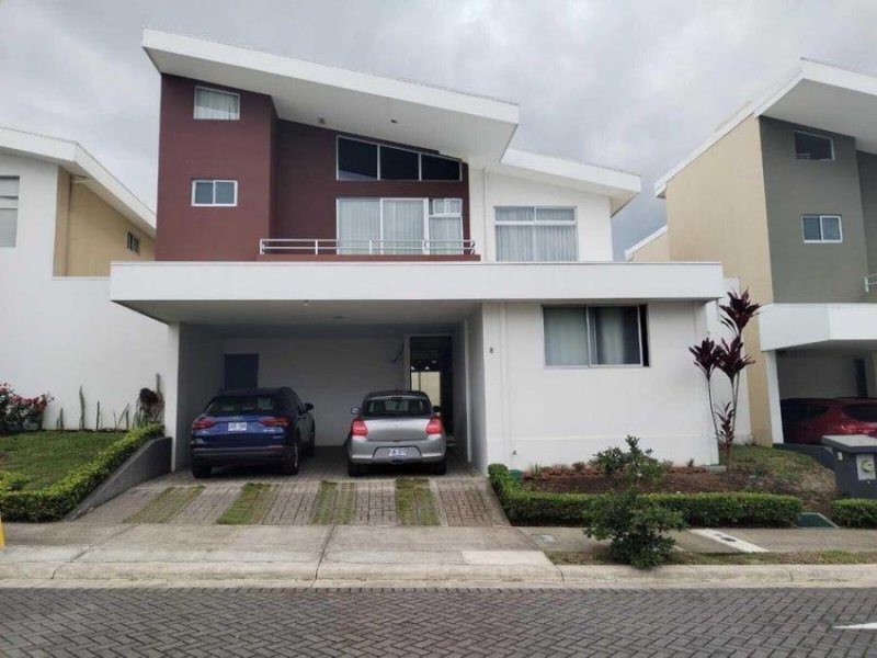 Foto Casa en Venta en Sabanilla, Montes de Oca, San José - U$D 450.000 - CAV99375 - BienesOnLine