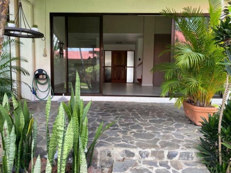 Foto Casa en Alquiler en Belén, Heredia - U$D 1.100 - CAA50075 - BienesOnLine