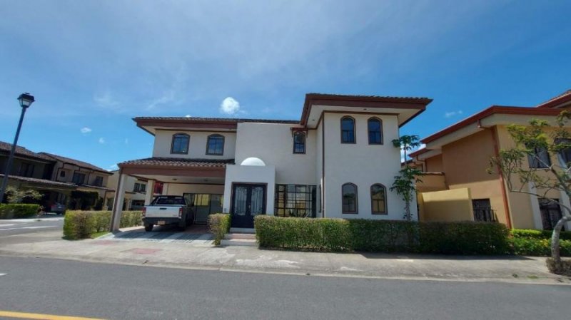 Casa en Alquiler en  El Tejar, Cartago