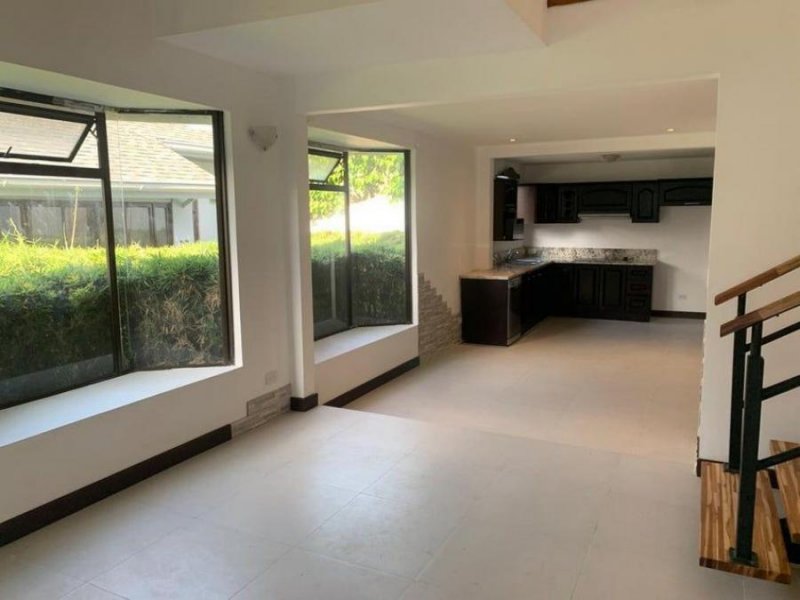 Foto Casa en Alquiler en Escazú, San José - U$D 1.100 - CAA72621 - BienesOnLine