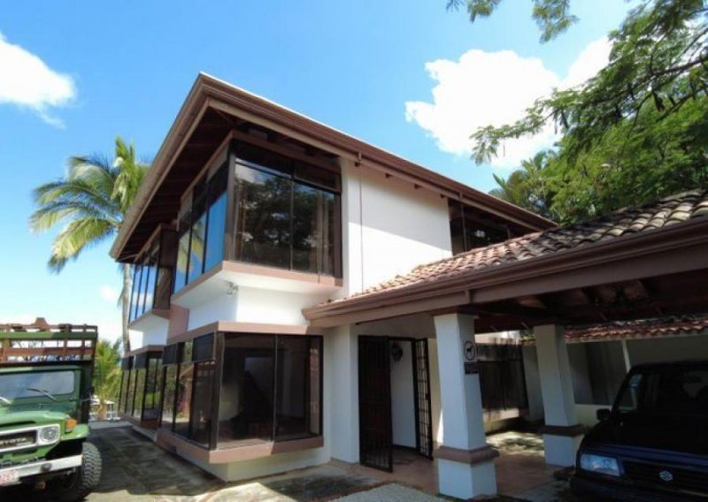 Foto Casa en Alquiler en Garita, Alajuela - U$D 3.000 - CAA61333 - BienesOnLine