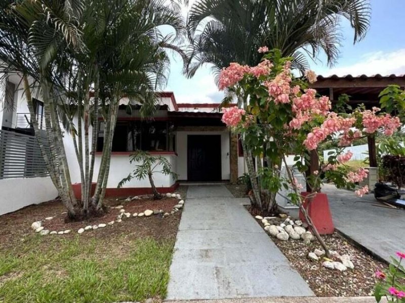 Foto Casa en Alquiler en Garita, Alajuela - U$D 1.600 - CAA78890 - BienesOnLine