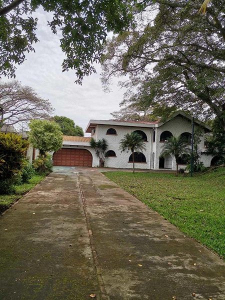 Foto Casa en Alquiler en San Rafael, Escazú, San José - U$D 2.500 - CAA48613 - BienesOnLine