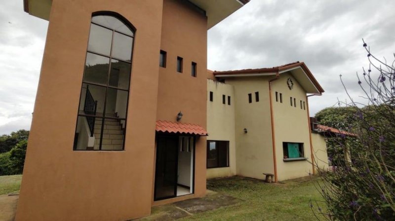 Foto Casa en Alquiler en San Rafael, Heredia - U$D 2.200 - CAA100447 - BienesOnLine