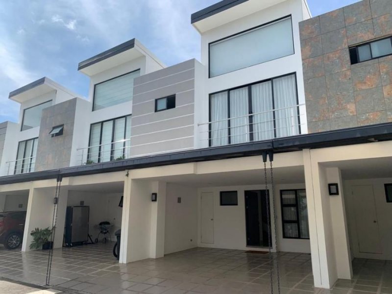 Foto Casa en Alquiler en Piedades, Santa Ana, San José - U$D 1.600 - CAA90624 - BienesOnLine