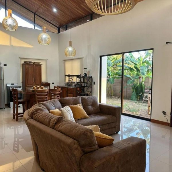 Casa en Alquiler en  Parrita, Puntarenas