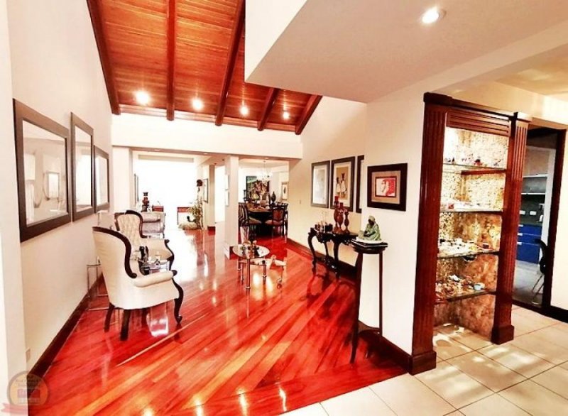 Foto Casa en Venta en Trejos Montealegre, San Rafael, Trejos Montealegre, San Rafael, San José - U$D 650.000 - CAV20511 - BienesOnLine