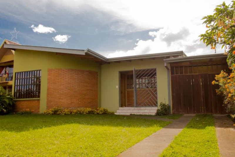 Foto Casa en Venta en Granadilla, Curridabat, San José - U$D 295.000 - CAV7480 - BienesOnLine