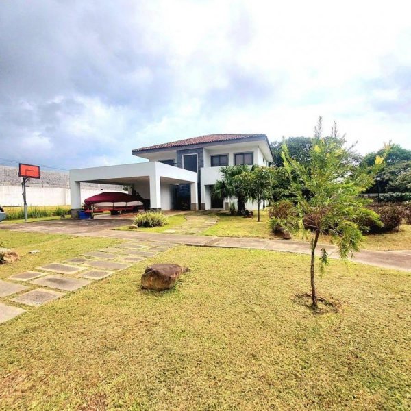 Foto Casa en Venta en Guácima, Alajuela - U$D 450.000 - CAV109672 - BienesOnLine