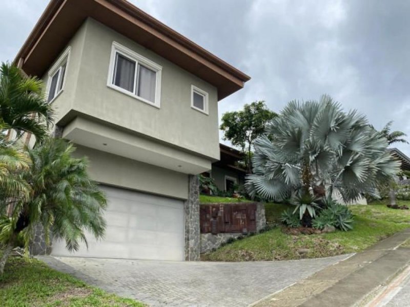 Foto Casa en Venta en Mora, San José - U$D 750.000 - CAV34181 - BienesOnLine