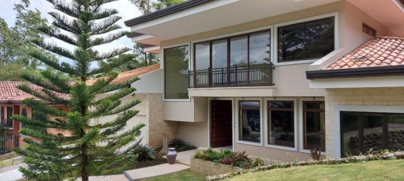 Foto Casa en Venta en Escazú, San José - U$D 650.000 - CAV41358 - BienesOnLine