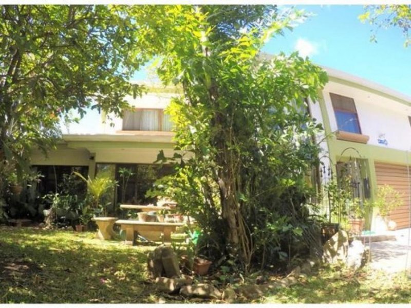 Foto Casa en Venta en Escazú, San José - U$D 400.000 - CAV91337 - BienesOnLine