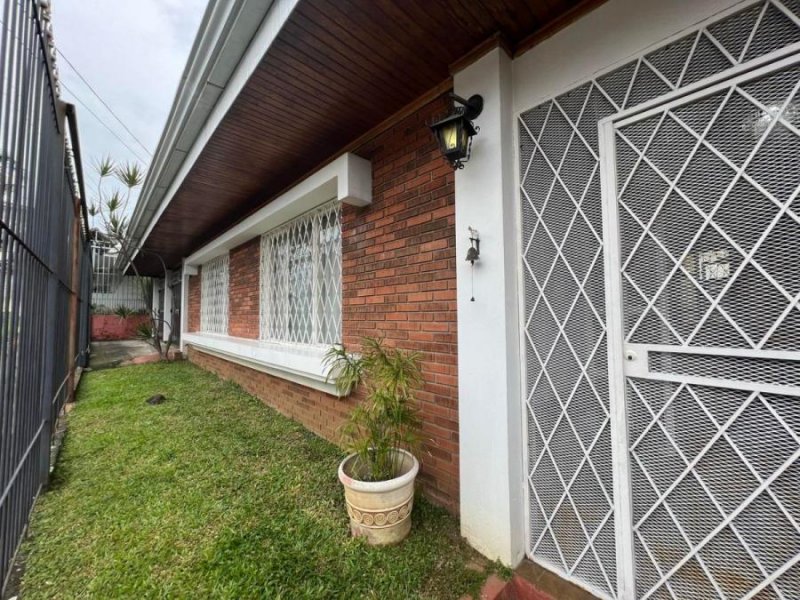 Foto Casa en Venta en Alajuela, Alajuela - U$D 340.000 - CAV70430 - BienesOnLine