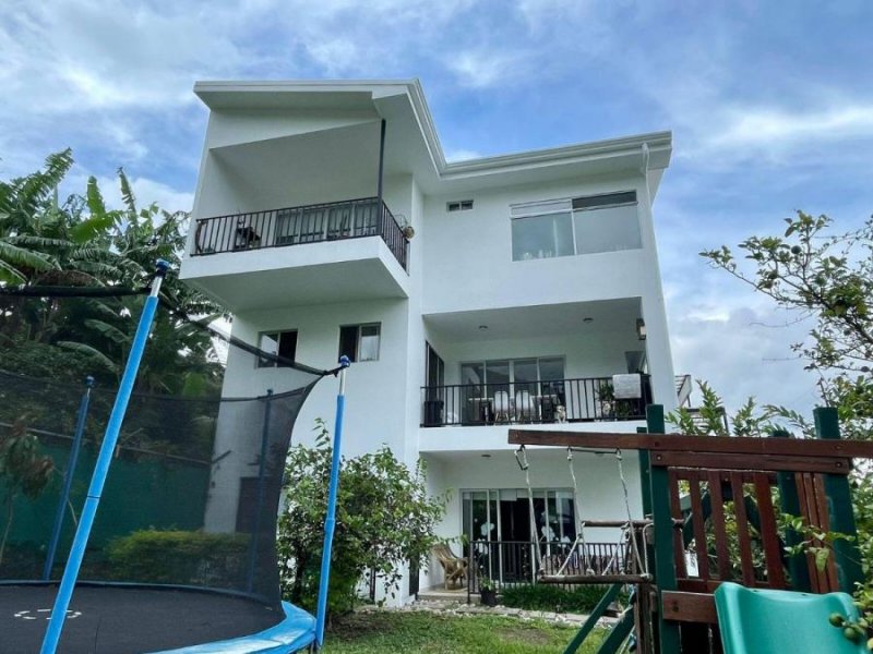 Foto Casa en Venta en Escazu, Escazú, San José - U$D 350.000 - CAV100383 - BienesOnLine