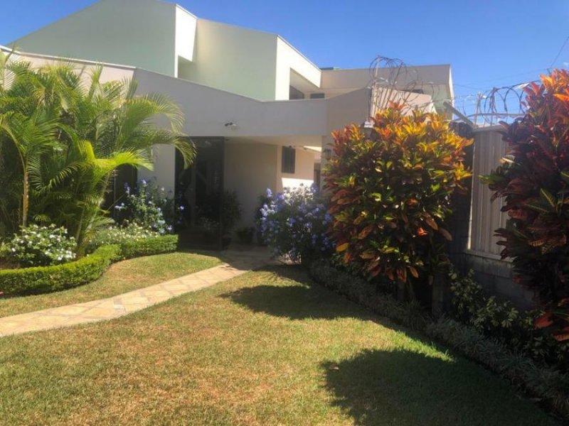 Foto Casa en Venta en Belén, Heredia - U$D 575.000 - CAV67231 - BienesOnLine