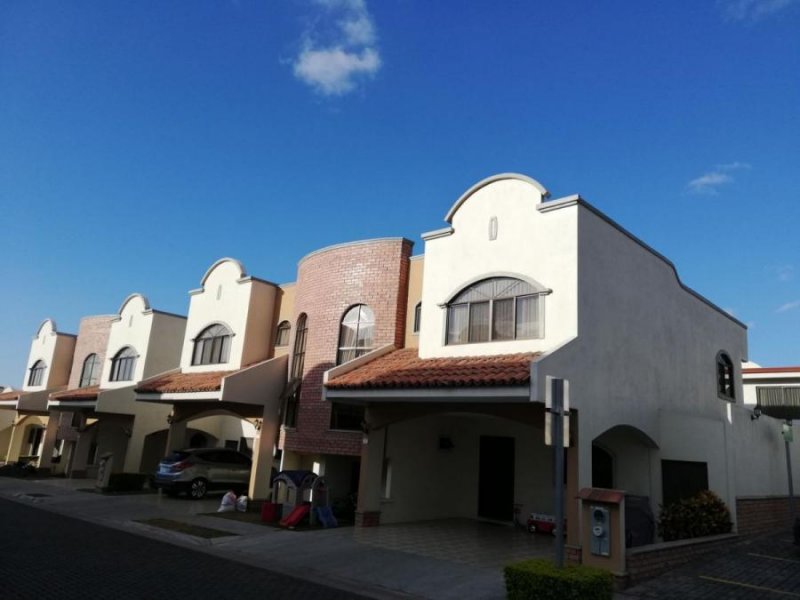 Foto Casa en Venta en Escazú, San José - U$D 247.000 - CAV36055 - BienesOnLine