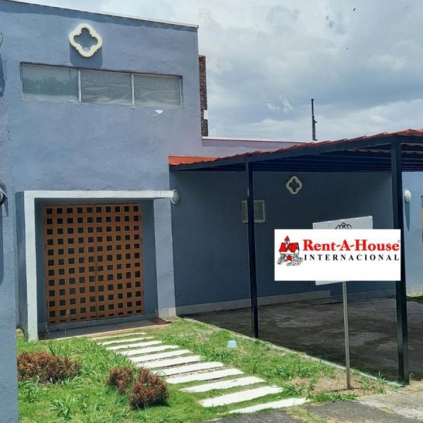 Foto Casa en Venta en Santa Ana, San José - U$D 175.000 - CAV51403 - BienesOnLine