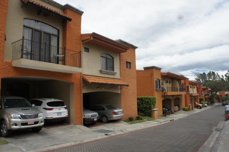 Foto Casa en Venta en Mora, San José - U$D 230.000 - CAV36371 - BienesOnLine