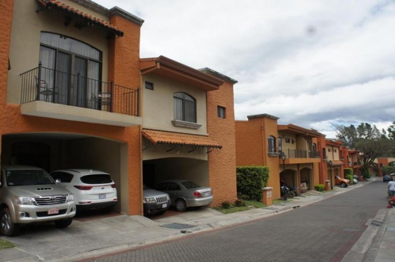 Foto Casa en Venta en Colón, San José - U$D 230.000 - CAV39637 - BienesOnLine