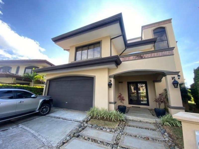 Foto Casa en Venta en Ulloa, Heredia - U$D 410.000 - CAV86572 - BienesOnLine