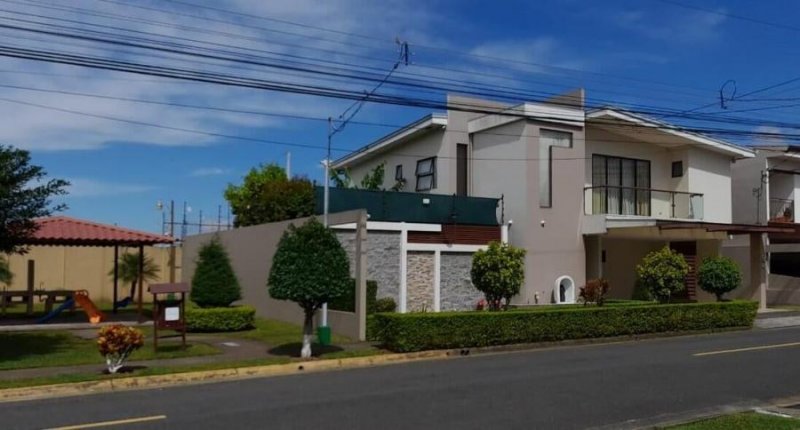 Casa en Venta en  Tres Ríos, Cartago