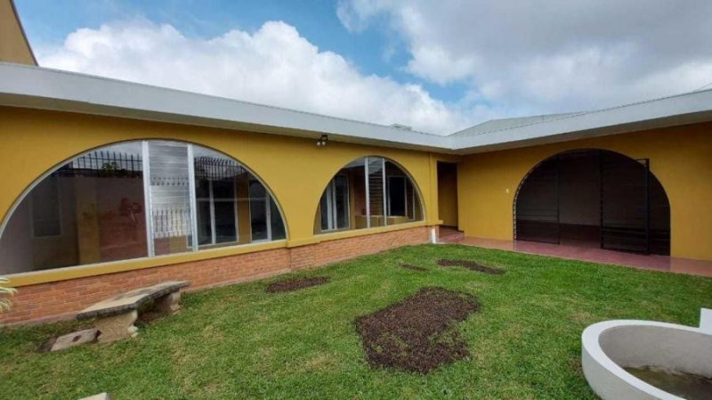 Foto Casa en Venta en Curridabat, San José - U$D 320.000 - CAV44082 - BienesOnLine